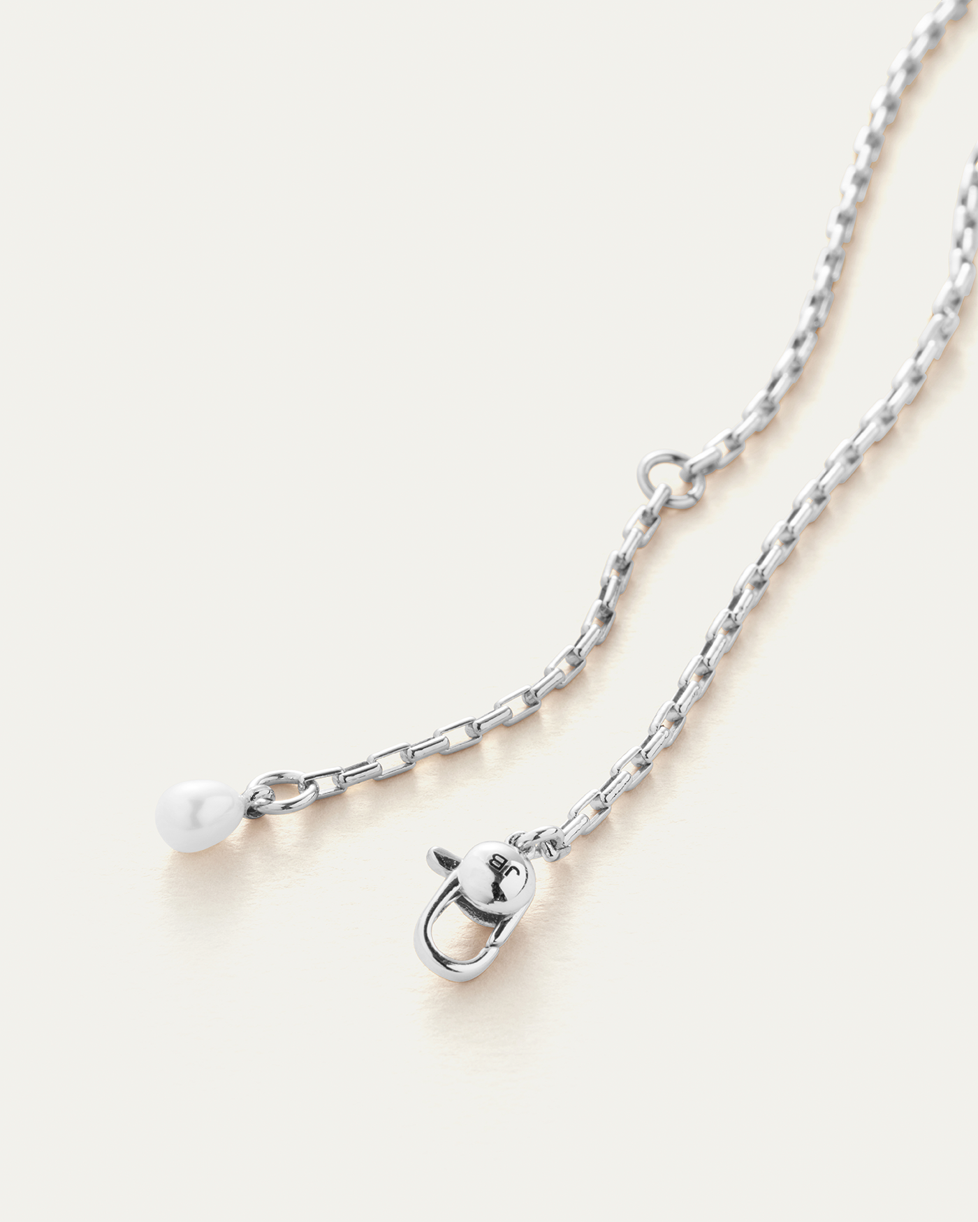 Dylan Pendant Necklace