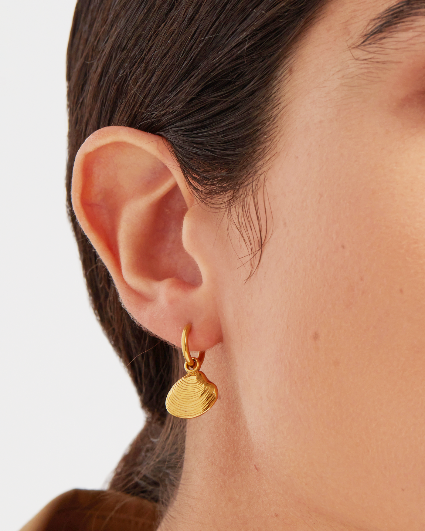 Jenny Bird Canada Gold and Pearl Waterproof Summer Huggie Hoop Charm Earrings for Women