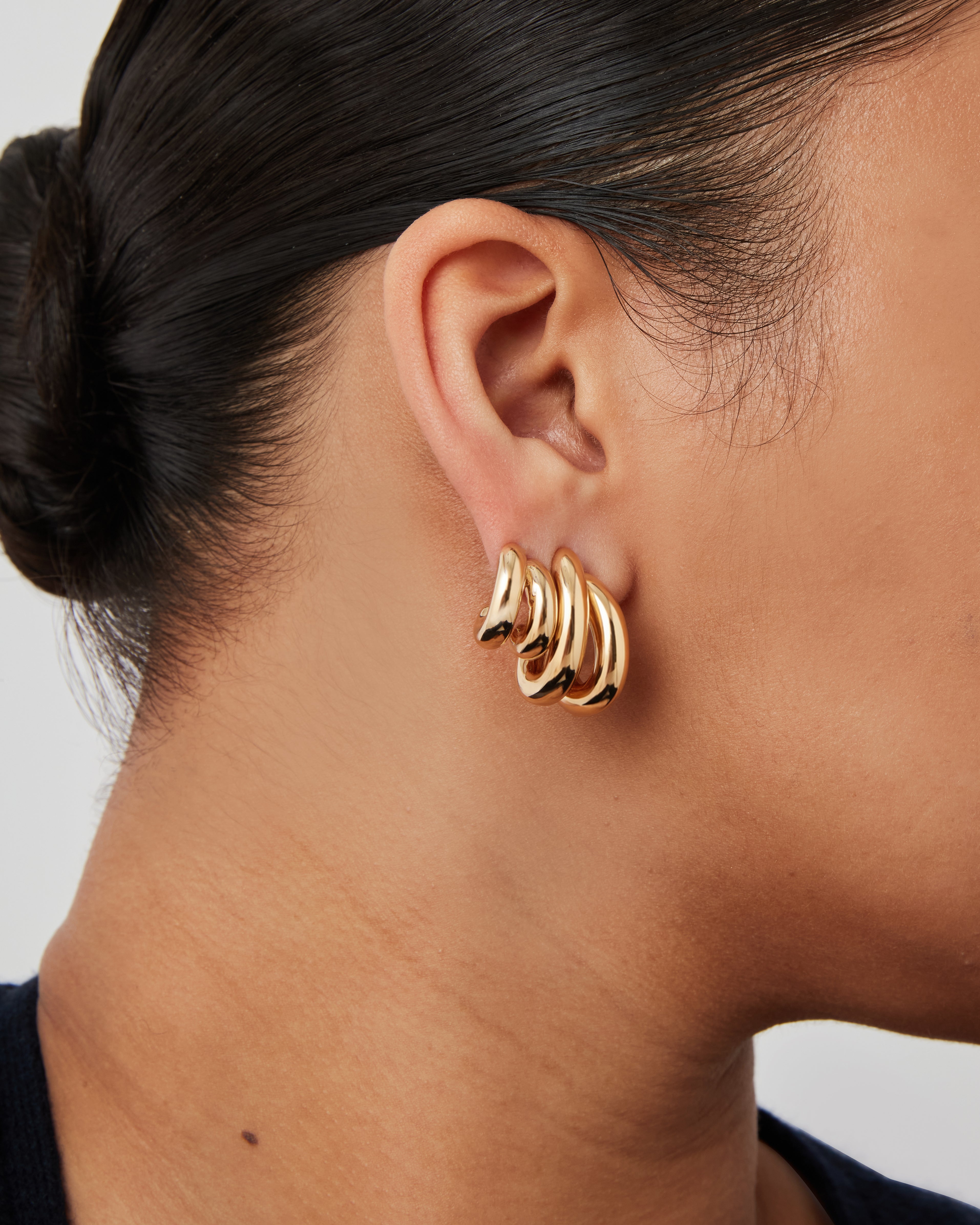Florence Gold Double Hoop Earrings | JENNY BIRD Canada