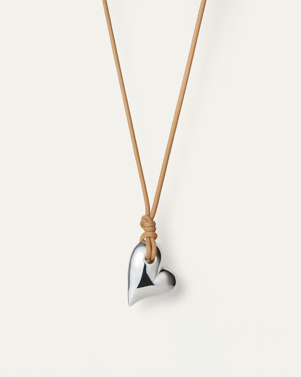 JB1344_ArtHeartOnAStringNeckla
