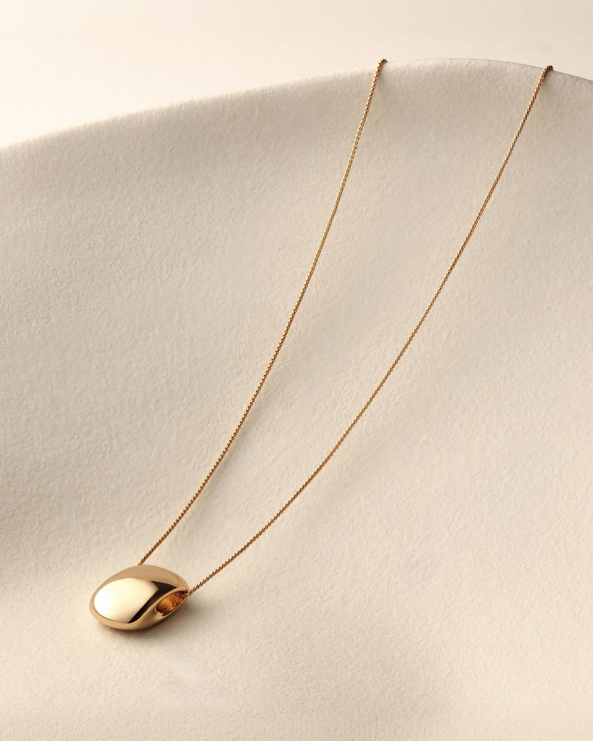 Leon Pendant Necklace
