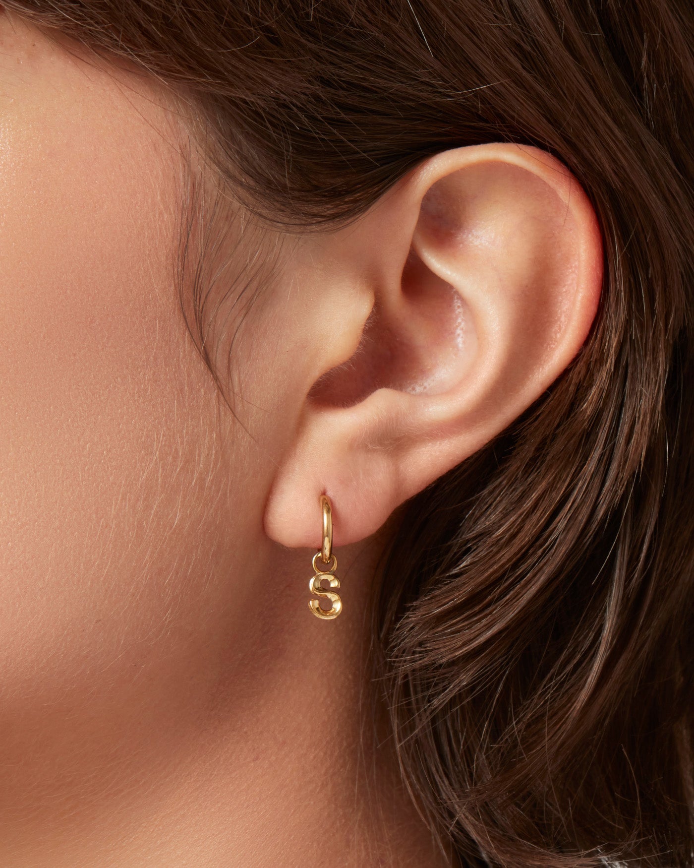 Single Monogram Huggie Earring - S