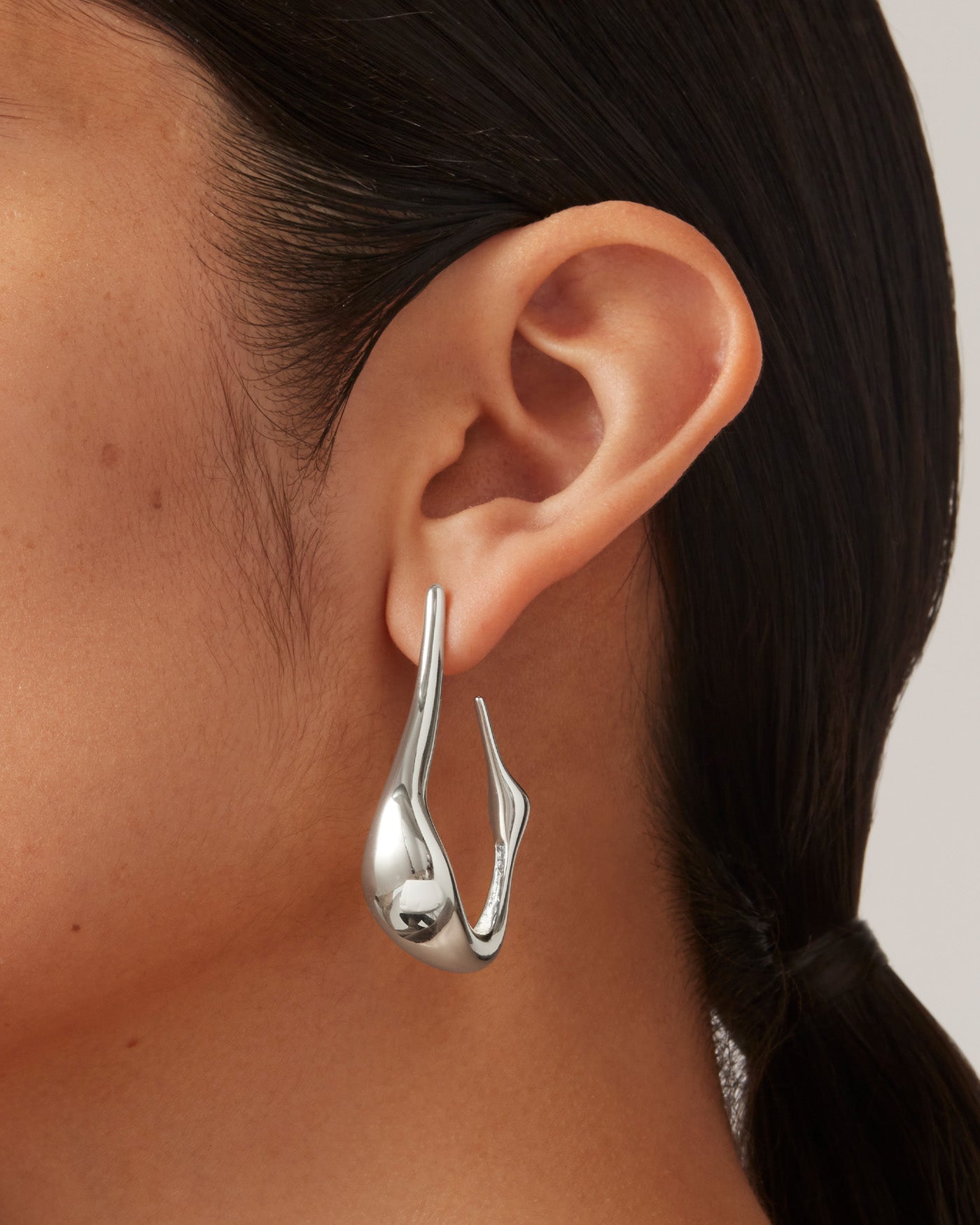 Colette Hoop Earrings - Medium