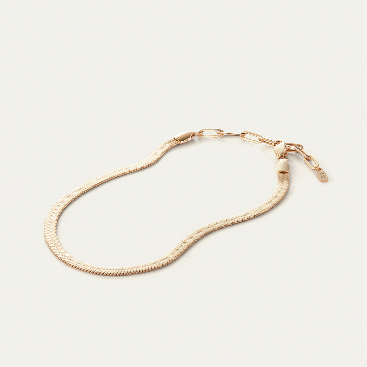 JB742_HPG_Zeina_Anklet_1.png?
