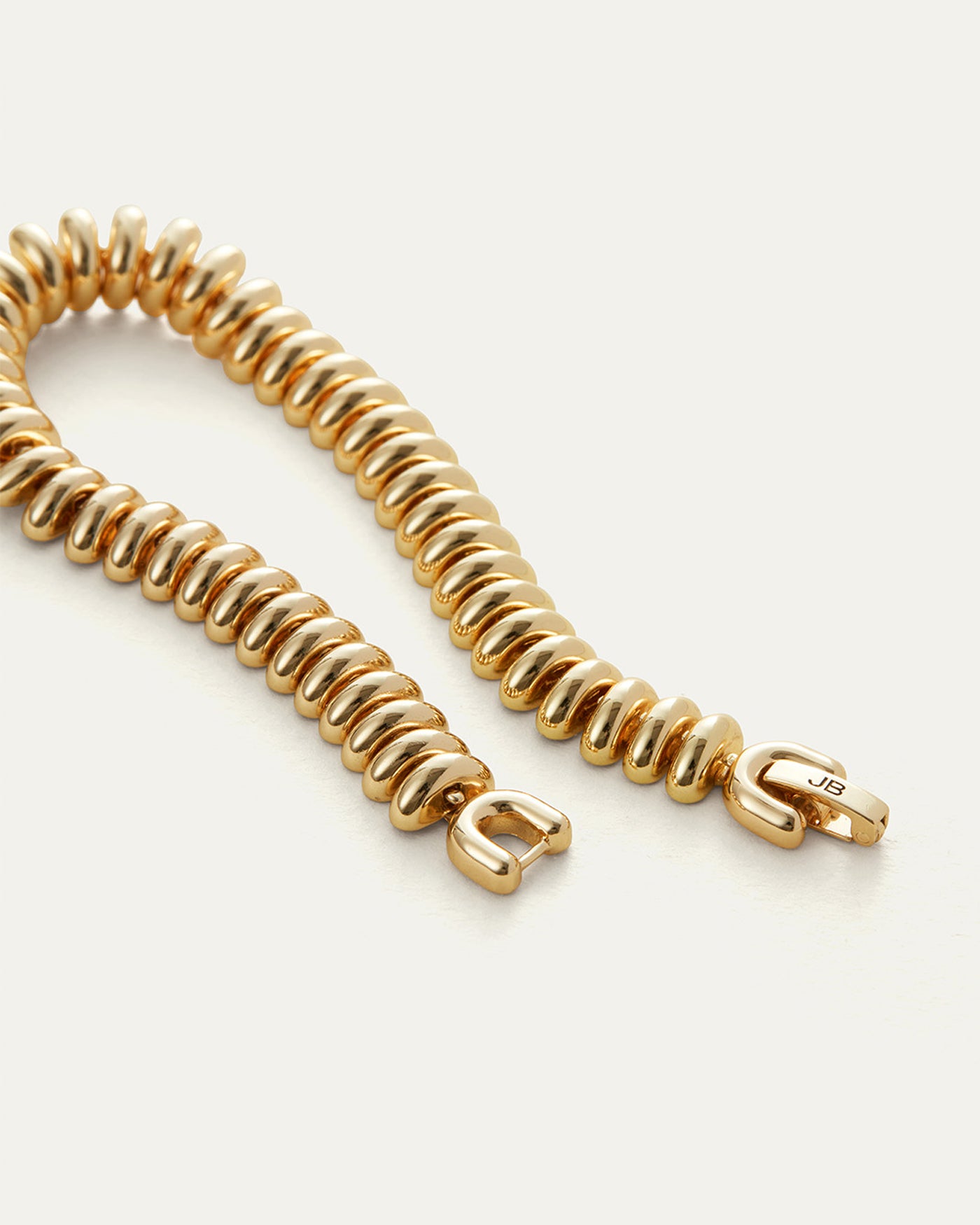 Sofia Bracelet | Ribbed Chain in Gold | JENNY BIRD Canada